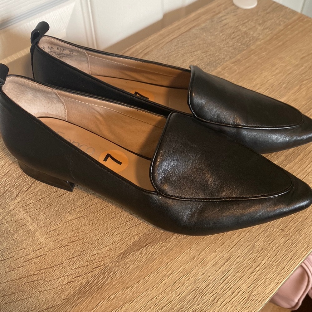 Leather pointed Loafers